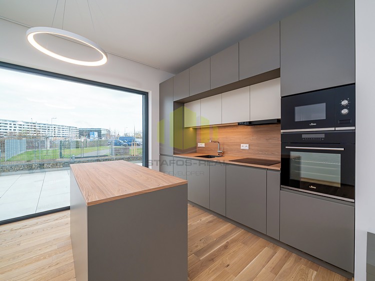 Pronájem bytu 3+kk 94 m² - foto 2