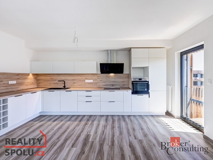 Pronájem bytu 4+kk 114 m² - foto 2