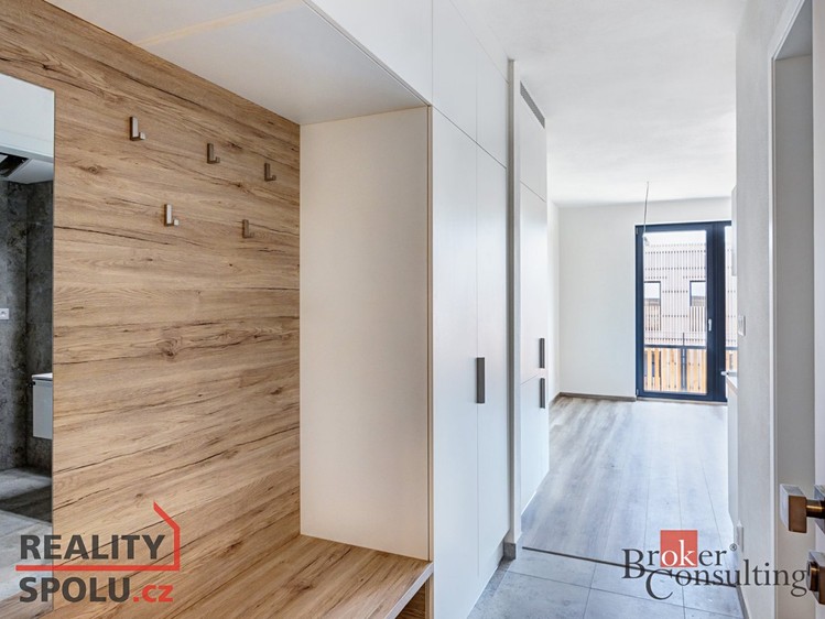 Pronájem bytu 1+kk 38 m² - foto 4