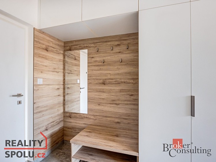 Pronájem bytu 1+kk 38 m² - foto 5