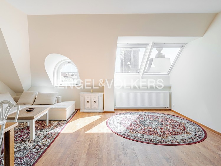 Pronájem bytu 4+kk 150 m² - foto 2