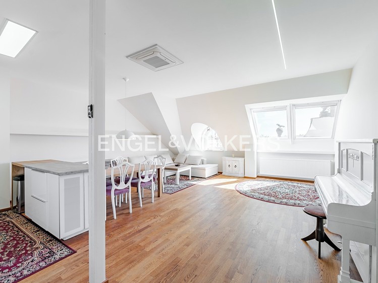 Pronájem bytu 4+kk 150 m² - foto 1