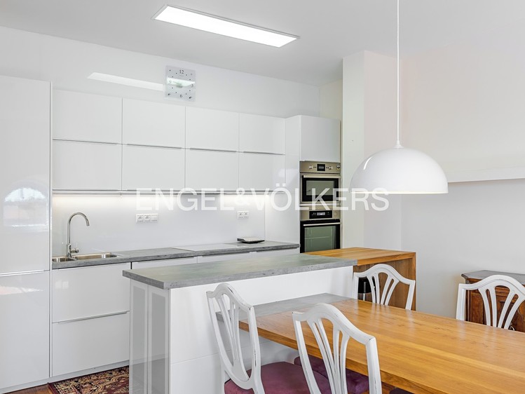 Pronájem bytu 4+kk 150 m² - foto 5
