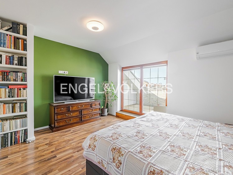 Pronájem bytu 4+kk 150 m² - foto 7