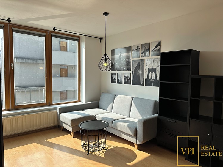 Pronájem bytu 1+kk 45 m² - foto 1