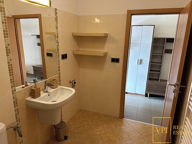Pronájem bytu 1+kk 45 m² - foto 8