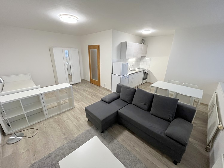Pronájem bytu 1+kk 34 m² - foto 3