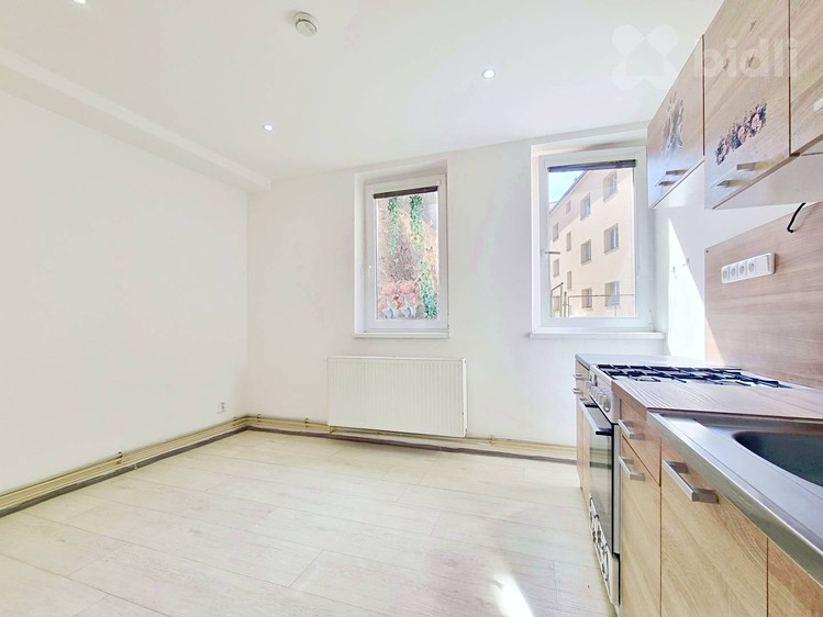 Pronájem bytu 2+1 51 m² - foto 3