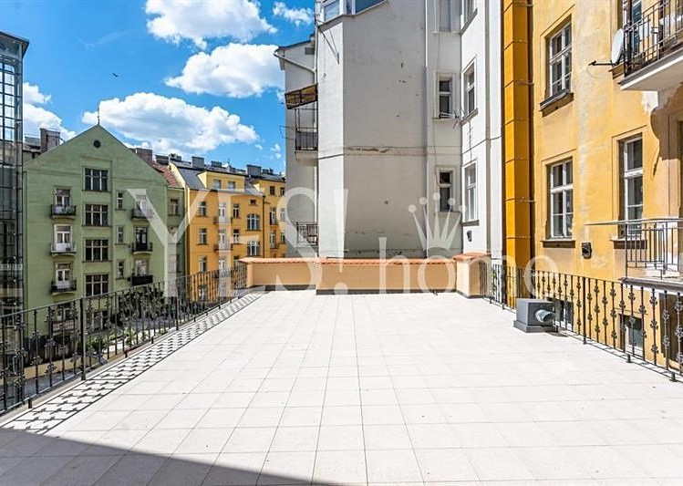 Pronájem bytu 2+kk 125 m² - foto 3