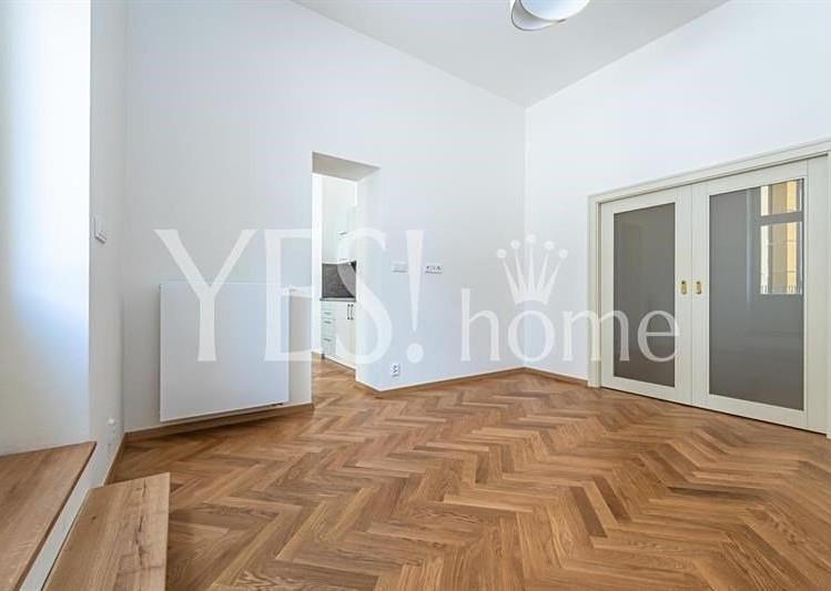 Pronájem bytu 2+kk 125 m² - foto 1