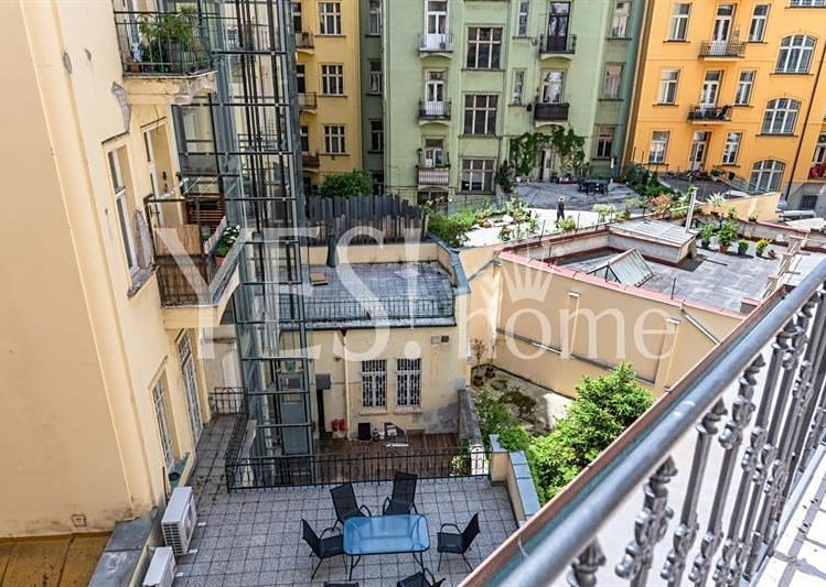 Pronájem bytu 2+kk 125 m² - foto 6