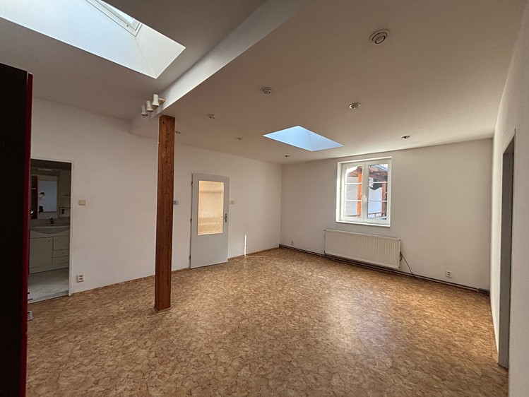 Pronájem bytu 3+kk 75 m² - foto 3