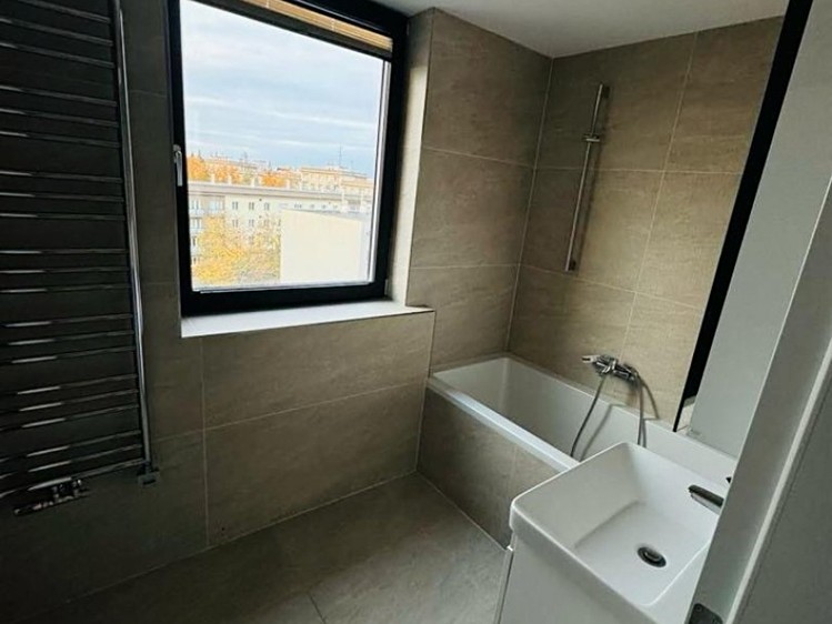 Pronájem bytu 2+kk 55 m² - foto 6
