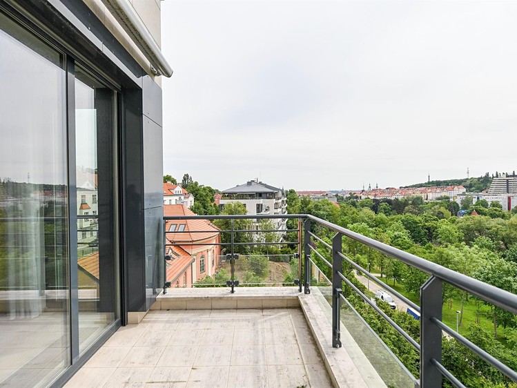 Pronájem bytu 3+kk 113 m² - foto 3