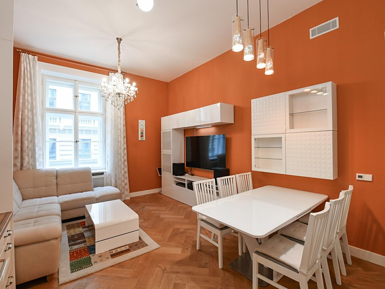 Pronájem bytu 2+kk 70 m² - foto 5