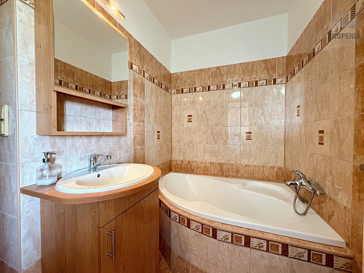 Pronájem bytu 3+1 72 m² - foto 4