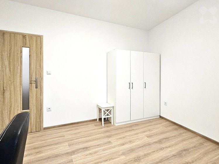 Pronájem bytu 4+kk 78 m² - foto 7