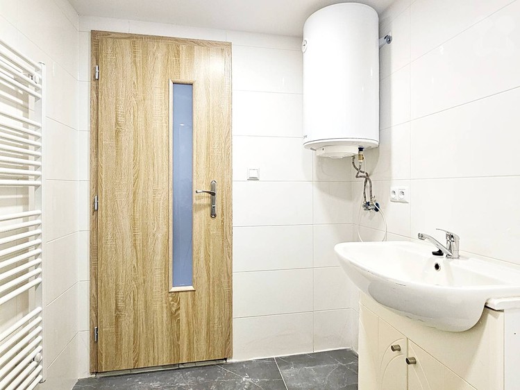 Pronájem bytu 4+kk 78 m² - foto 8