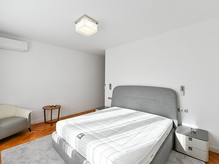 Pronájem bytu 3+kk 83 m² - foto 8