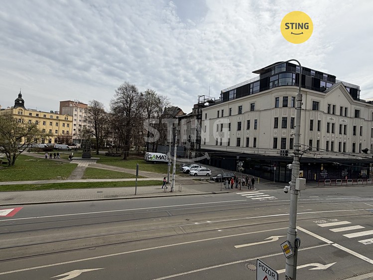 Pronájem bytu 3+1 117 m² - foto 1