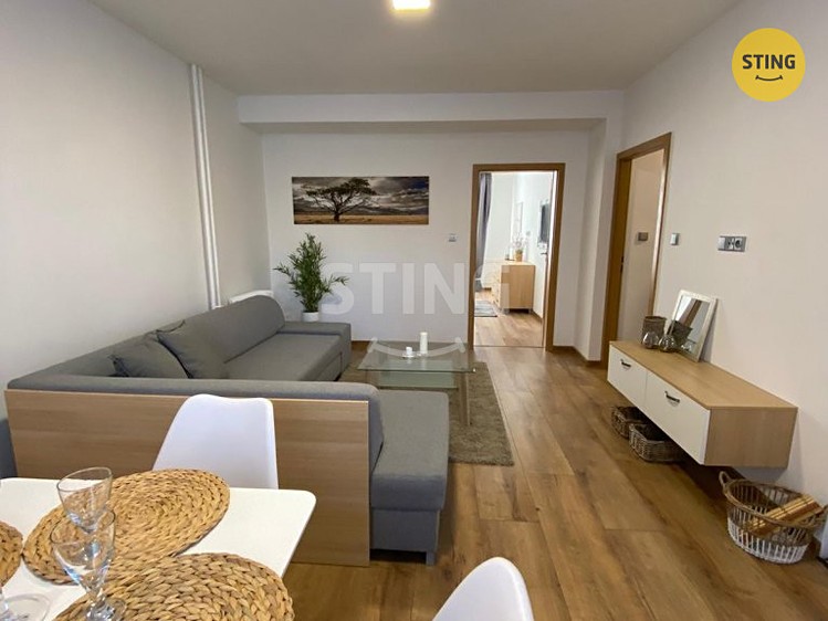 Pronájem bytu 3+kk 71 m² - foto 2