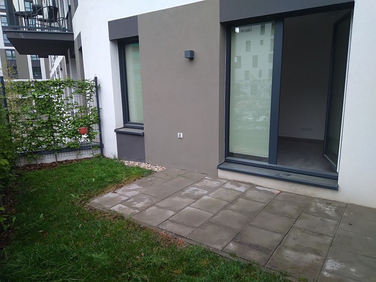 Pronájem bytu 3+kk 71 m² - foto 3