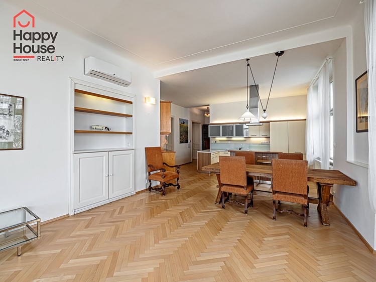 Pronájem bytu 4+kk 132 m² - foto 6
