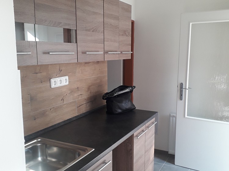 Pronájem bytu 1+1 35 m² - foto 1