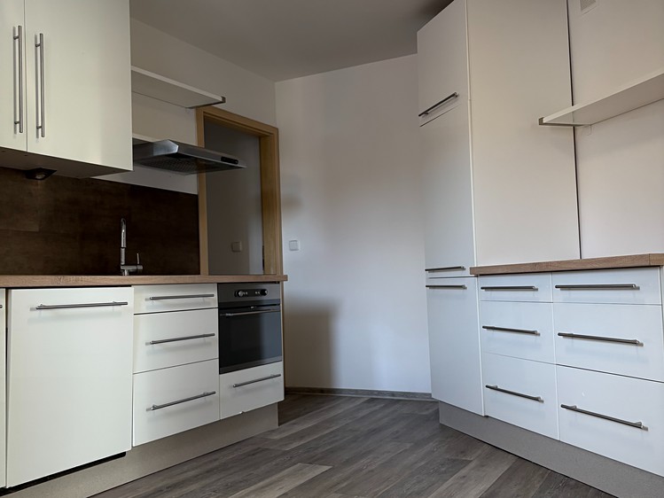 Pronájem bytu 2+1 60 m² (Podkrovní) - foto 8