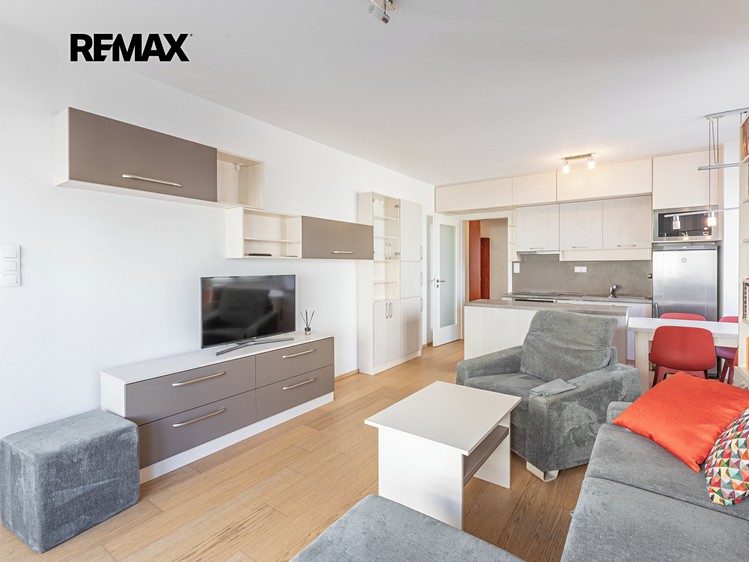 Pronájem bytu 2+kk 55 m² - foto 5