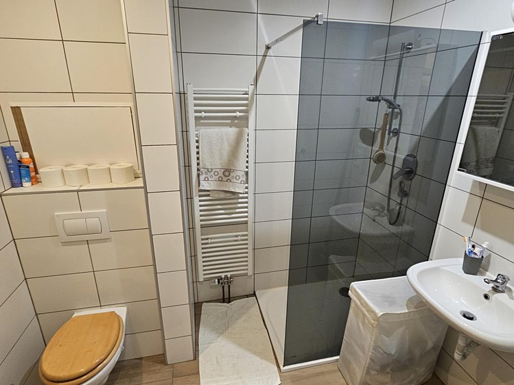 Pronájem bytu 2+1 58 m² (Jednopodlažní) - foto 2