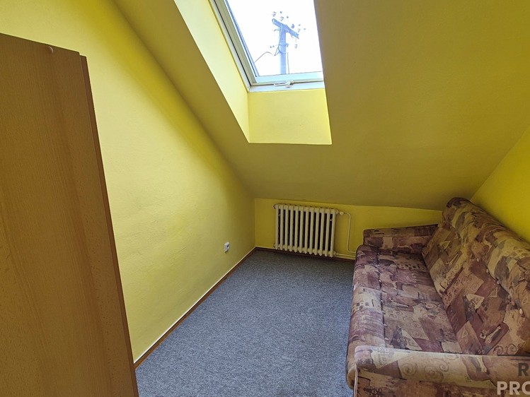 Pronájem bytu 3+1 65 m² (Podkrovní) - foto 8