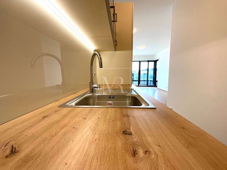 Pronájem bytu 2+kk 62 m² - foto 3
