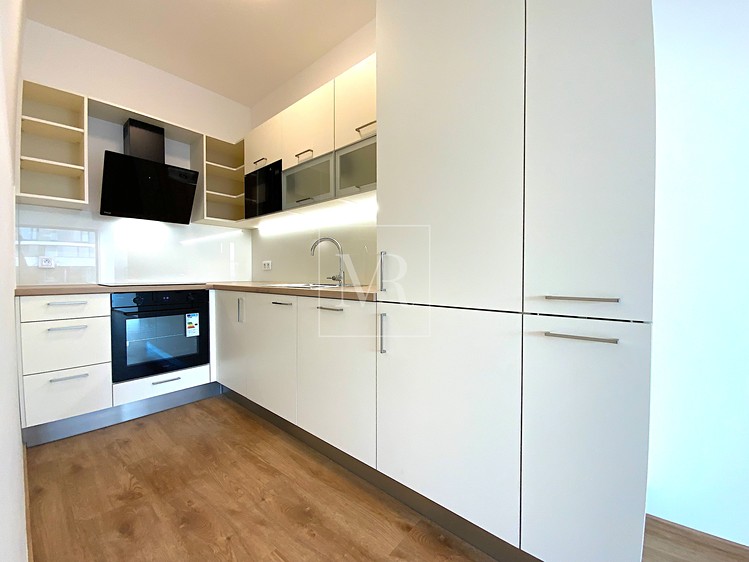 Pronájem bytu 2+kk 62 m² - foto 2