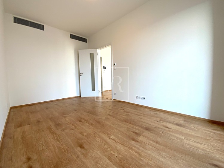 Pronájem bytu 2+kk 62 m² - foto 5