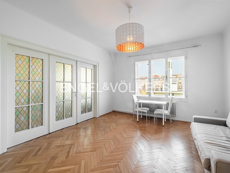 Pronájem bytu 2+1 70 m² - foto 1