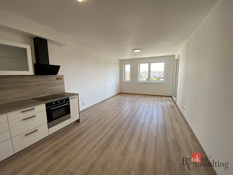 Pronájem bytu 2+kk 77 m² - foto 3