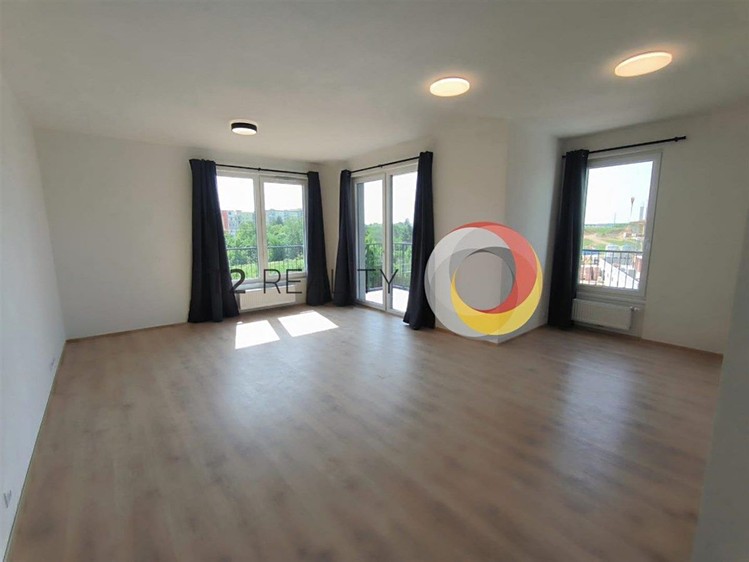 Pronájem bytu 2+kk 57 m² - foto 4