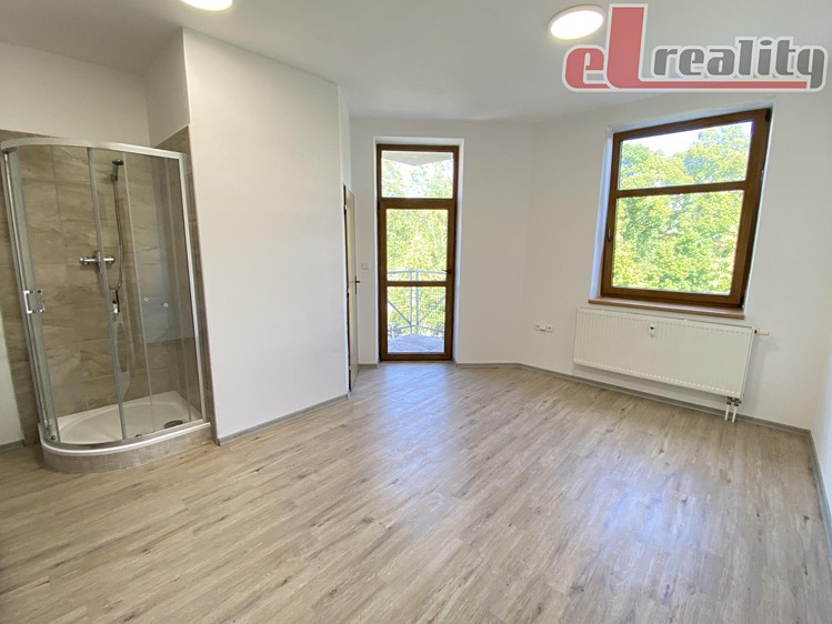 Pronájem bytu 1+kk 22 m² - foto 3