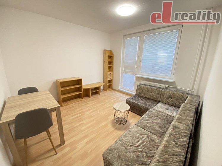 Pronájem bytu 2+1 44 m² - foto 2