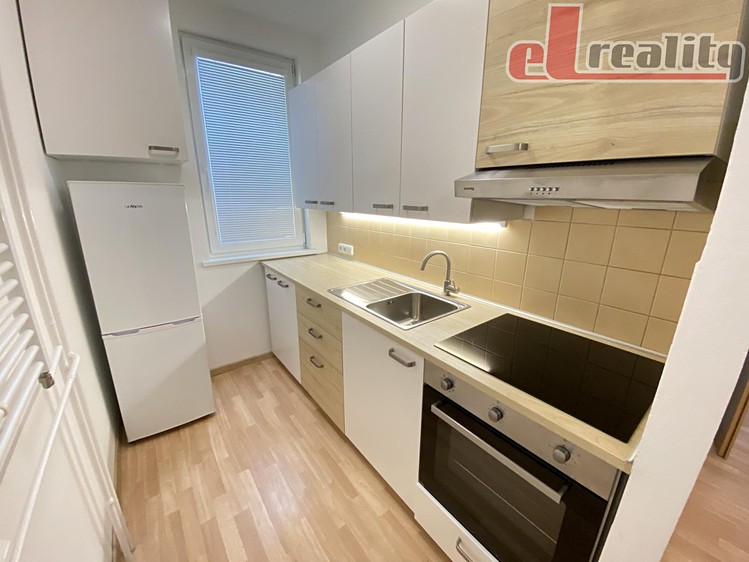 Pronájem bytu 2+1 44 m² - foto 1