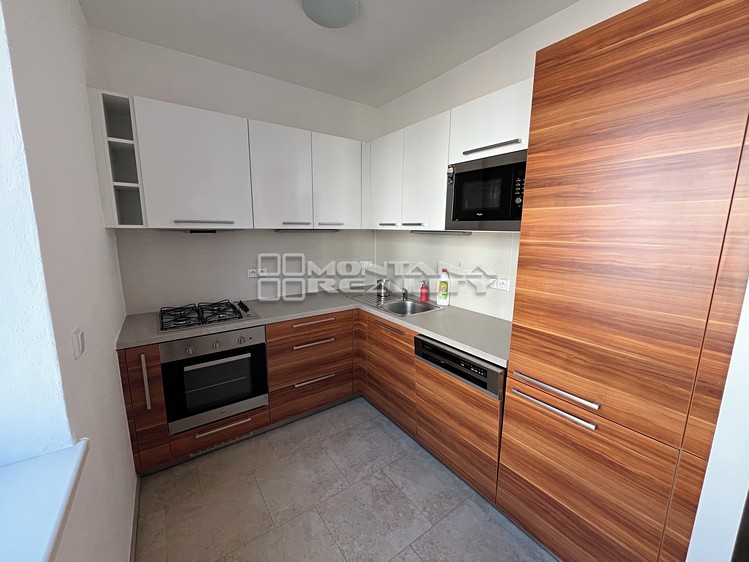 Pronájem bytu 3+kk 78 m² - foto 3