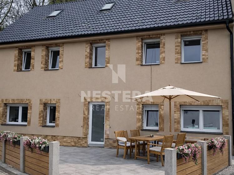 Pronájem bytu atypické 77 m² (Podkrovní) - foto 7