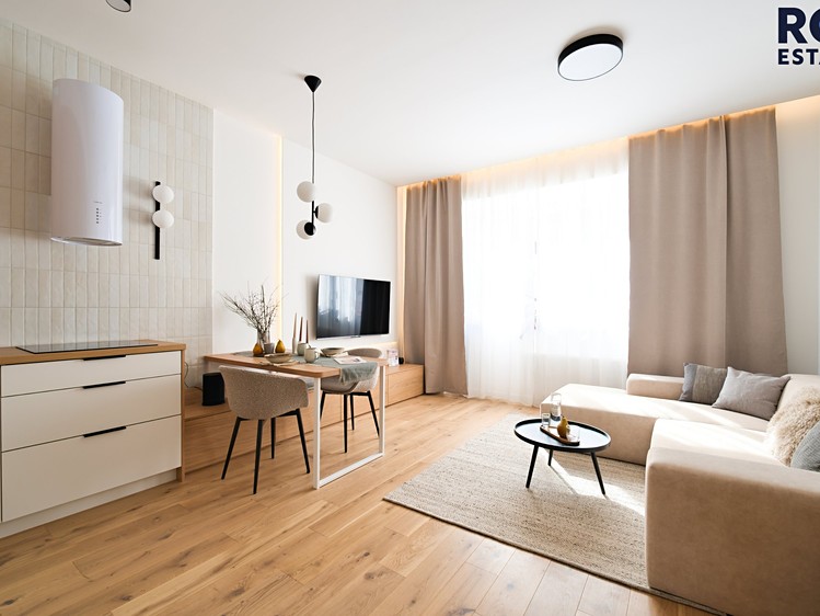 Pronájem bytu 2+kk 55 m² - foto 3