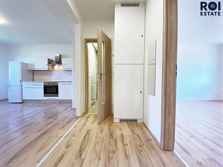 Pronájem bytu 3+kk 58 m² - foto 8