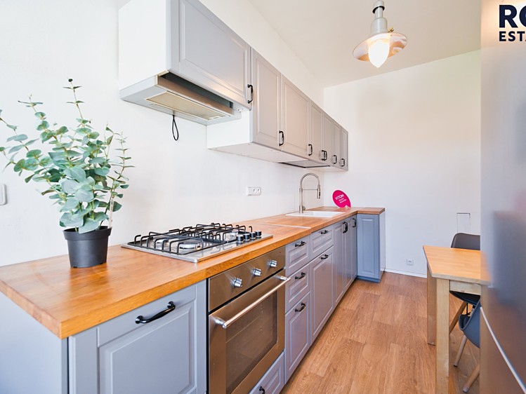 Pronájem bytu 2+1 75 m² - foto 1