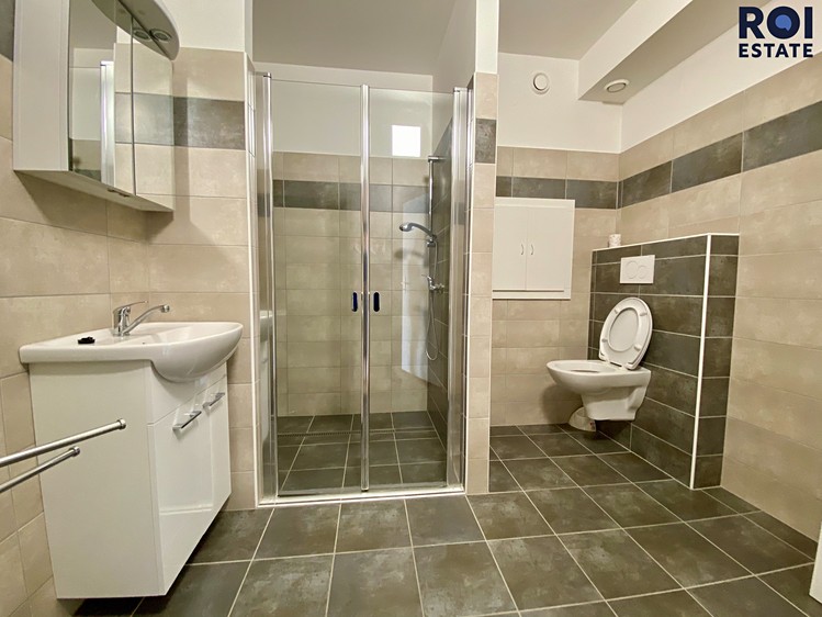Pronájem bytu 2+kk 64 m² - foto 3