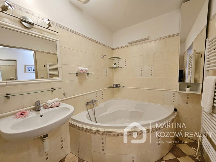 Pronájem bytu 2+kk 55 m² - foto 3