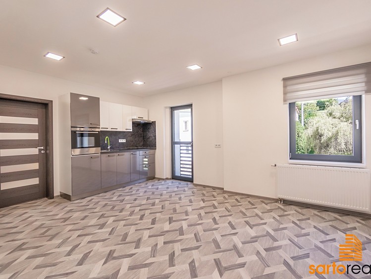 Pronájem bytu 4+kk 89 m² - foto 2
