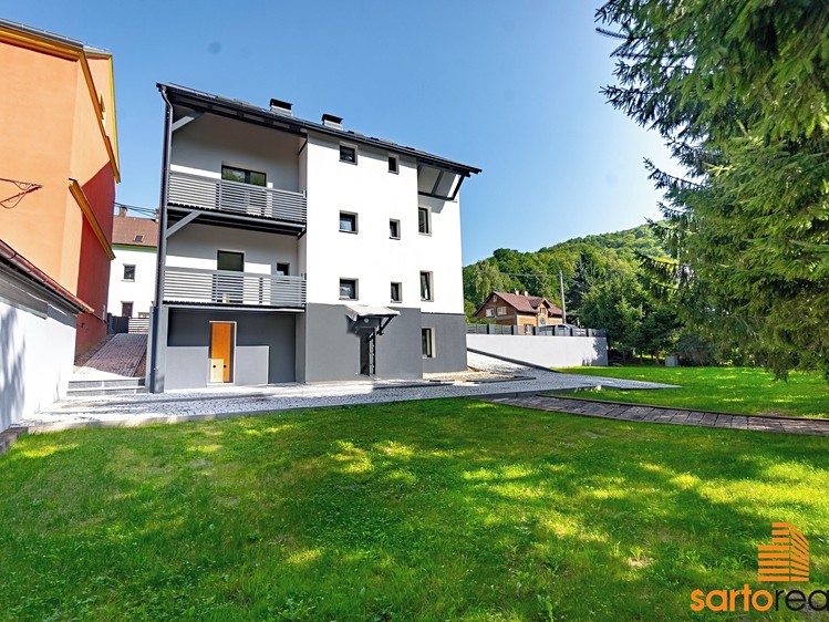 Pronájem bytu 4+kk 89 m² - foto 1